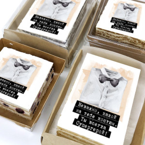 Торт-открытка "Неважно, какой костюм"