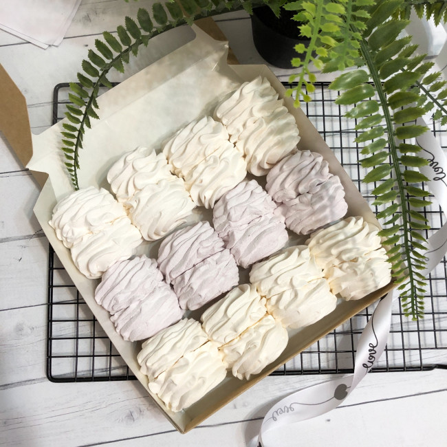 Набор зефира ручной работы "Ассорти", 12 шт 