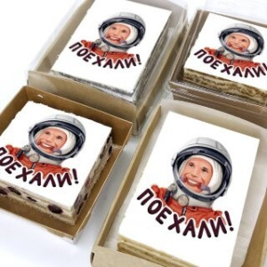 Торт-открытка "Гагарин/поехали"