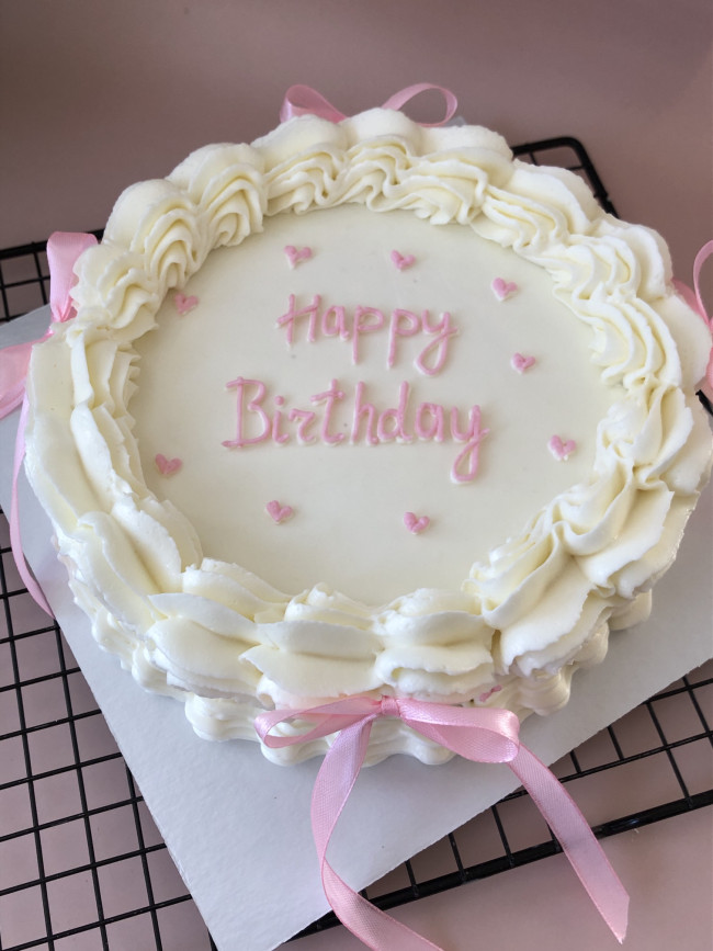 Торт Ламбет (розовый контур) 