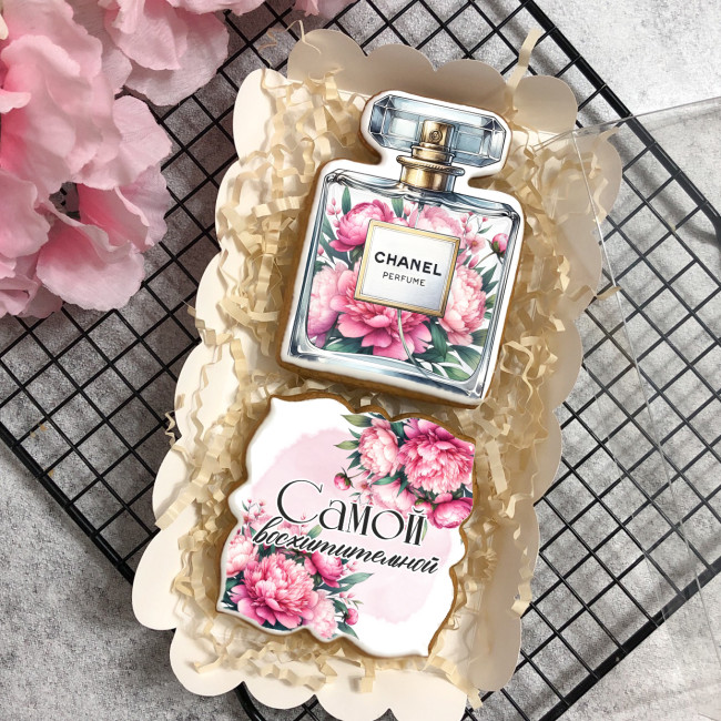 Набор имбирных пряников "Духи" (самой восхитительной) Набор имбирных пряников "Духи" (самой восхитительной)